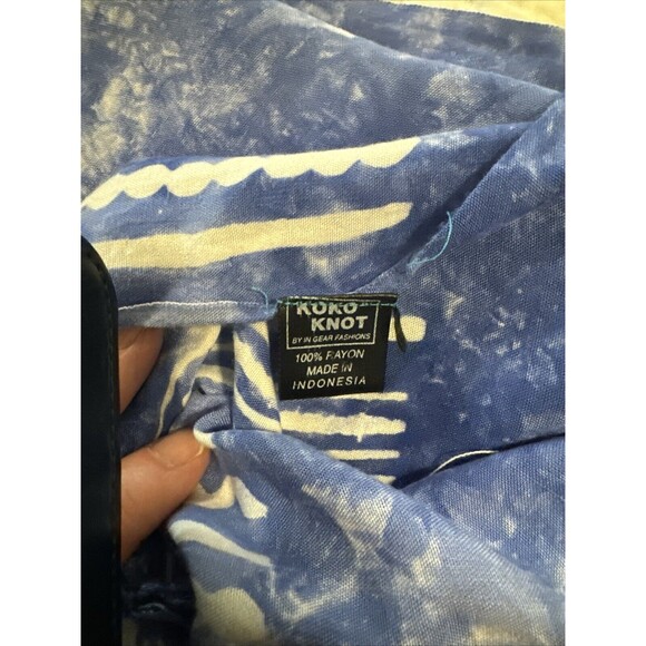 Koko Knot Blue & White Batik Dolphin Print Beach Cover Up Sarong Wrap Scarf - Picture 4 of 7